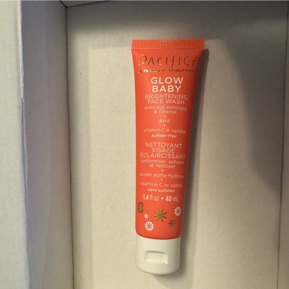 Pacifica Glow Baby Brightening Face Wash - Picture 2 of 6